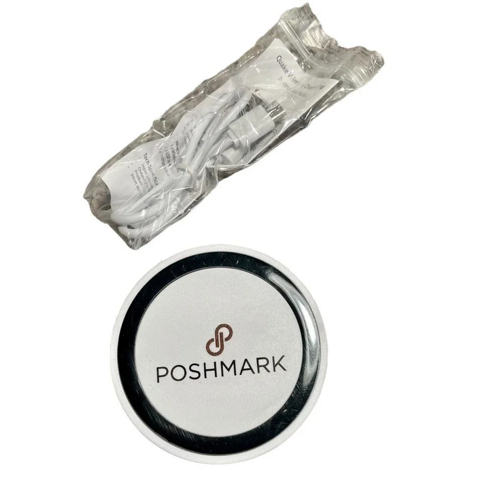 Poshmark Quake Wireless Charging Pad 5W White Qi Charger 7141-11BK with Cable